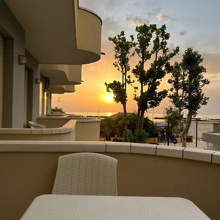 Residence Gabbiano Vista Mare San Mauro Mare Экстерьер фото